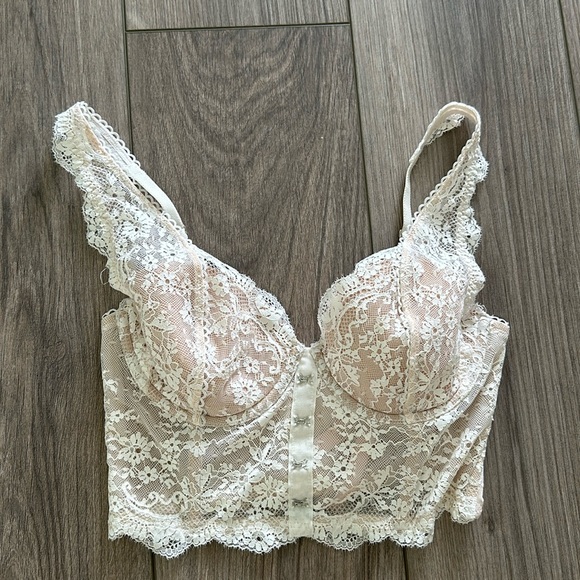 Victoria’s Secret lace boustier top🤍 - Picture 1 of 3